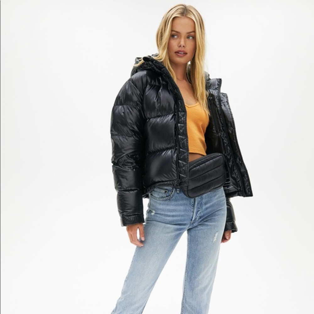 TNA shorty super puff jacket high gloss black
